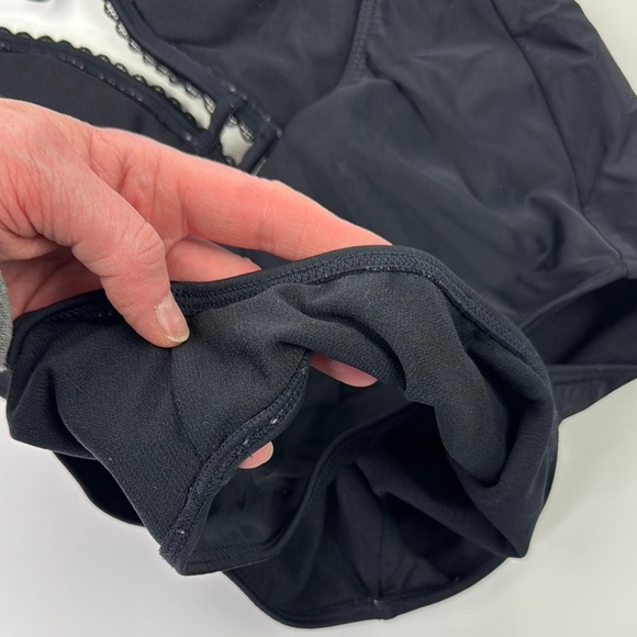 Hollister Chic Black High Cut One Piece Swimsuit size XS - Picture 5 of 8